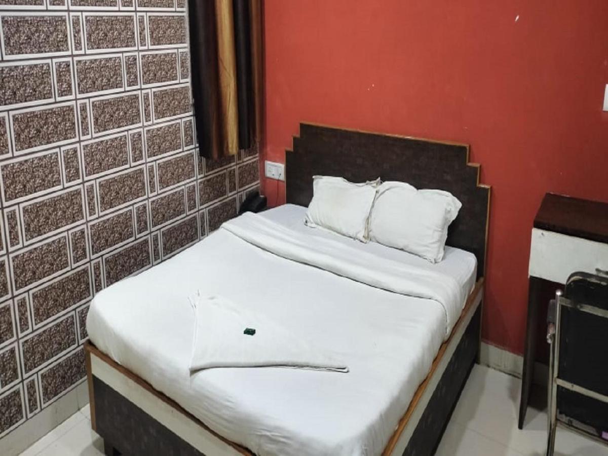 Hotel Kashi Varanasi Esterno foto